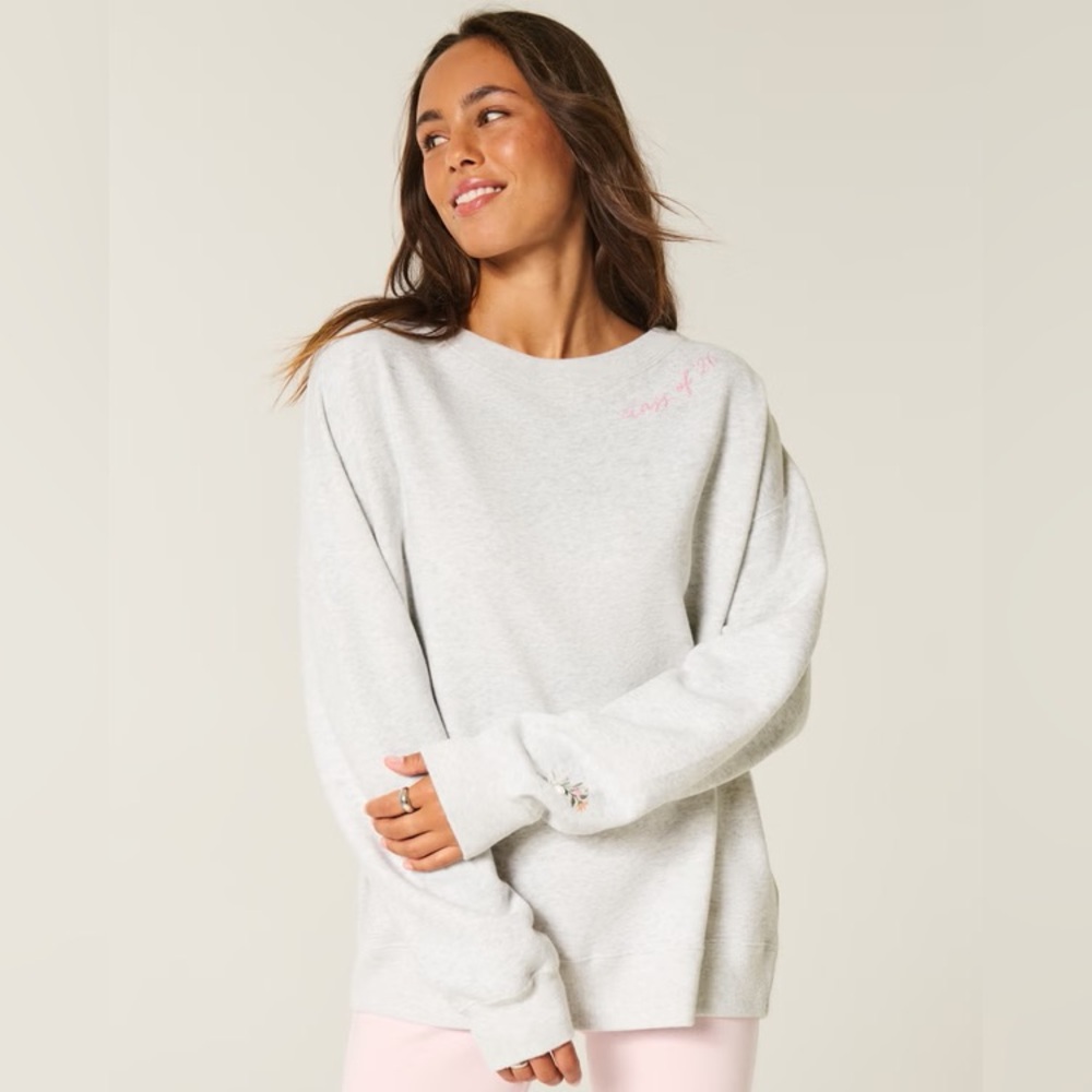 Hollister co class of 26 Cozy Light Gray Sweatshirt XS